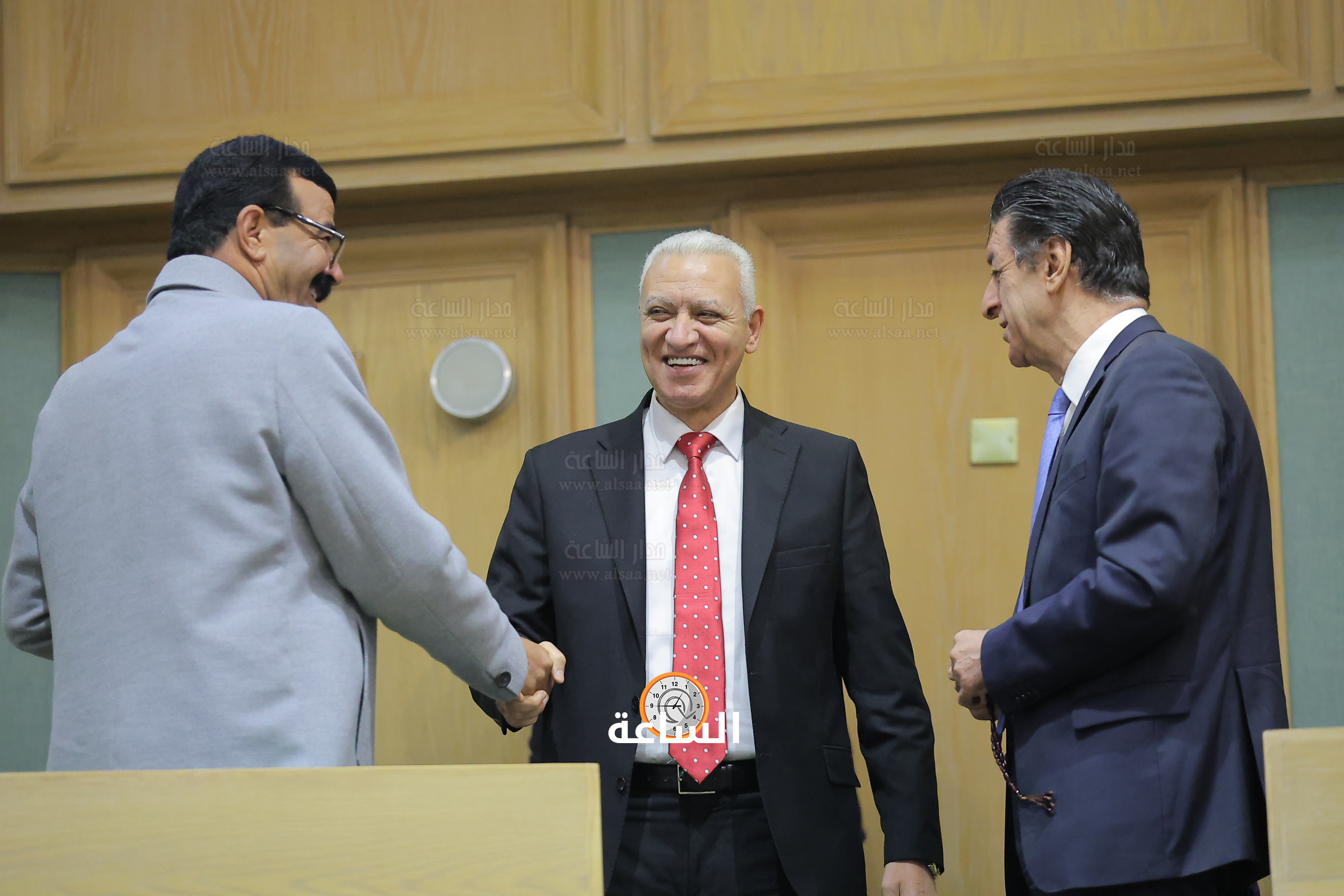 Madar Al-Saa Images 0.3818924830883105