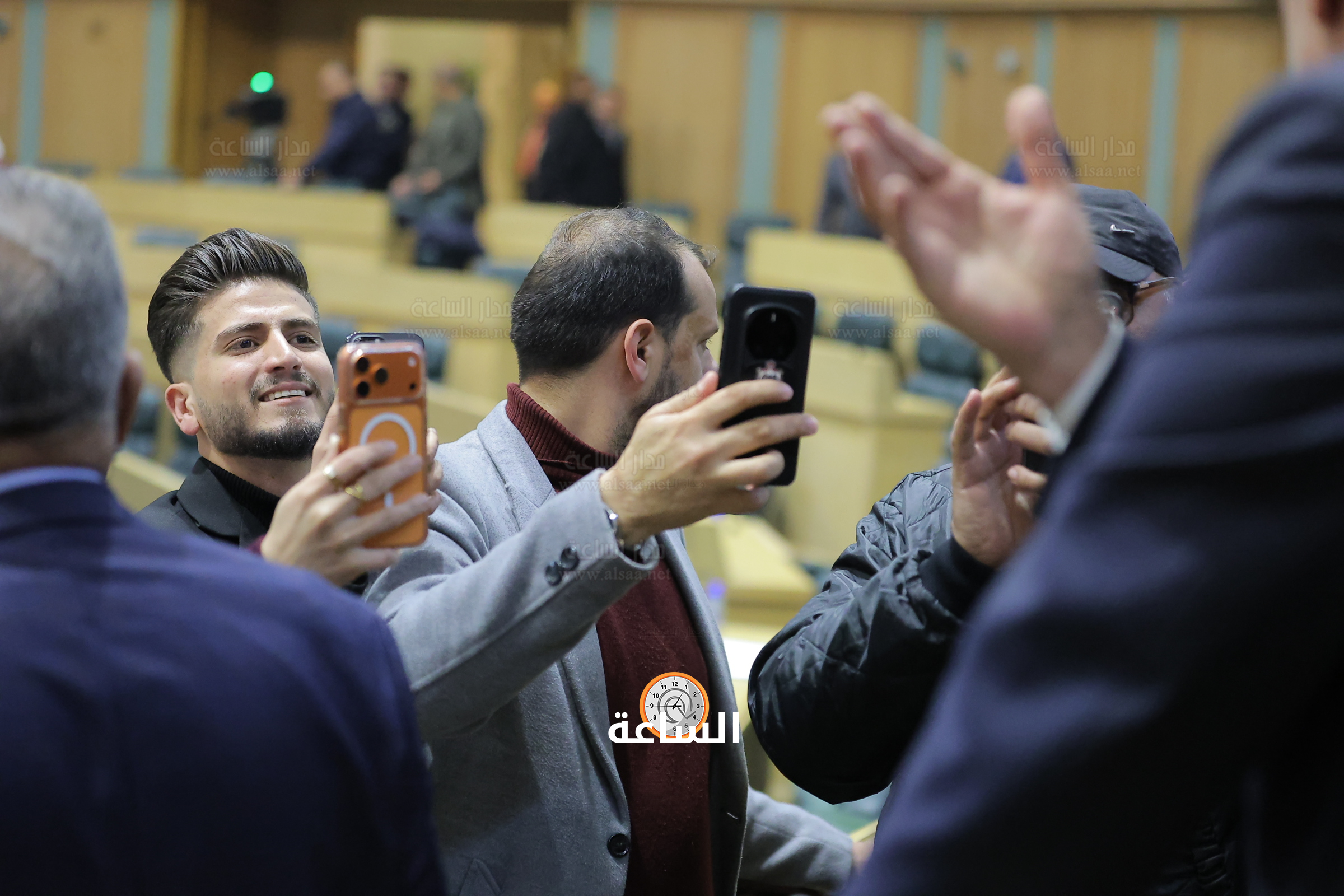 Madar Al-Saa Images 0.41889818563818193