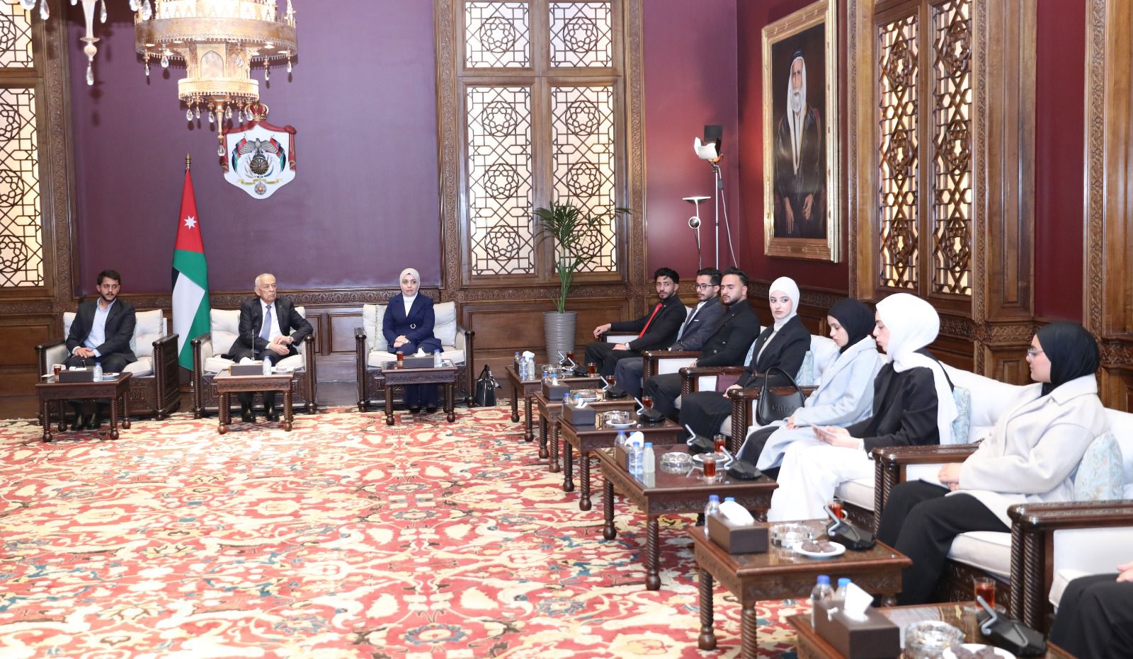 Madar Al-Saa Images 0.08226054130536176