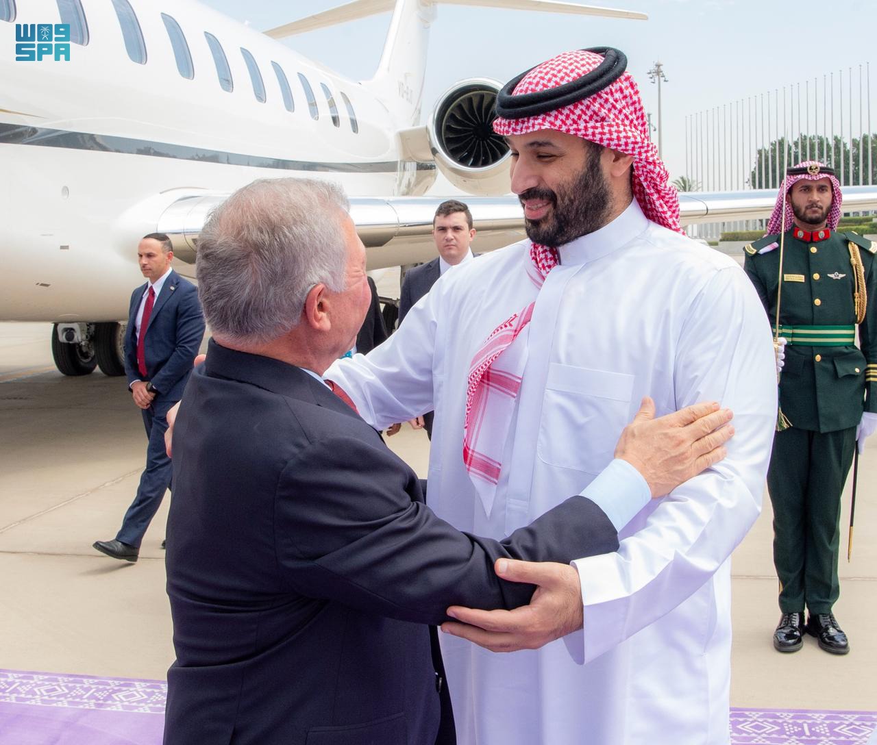 Madar Al-Saa Images 0.4359130536721193