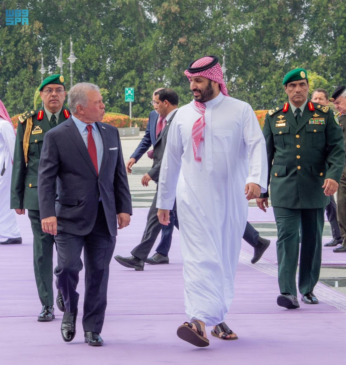 Madar Al-Saa Images 0.14106422689032694