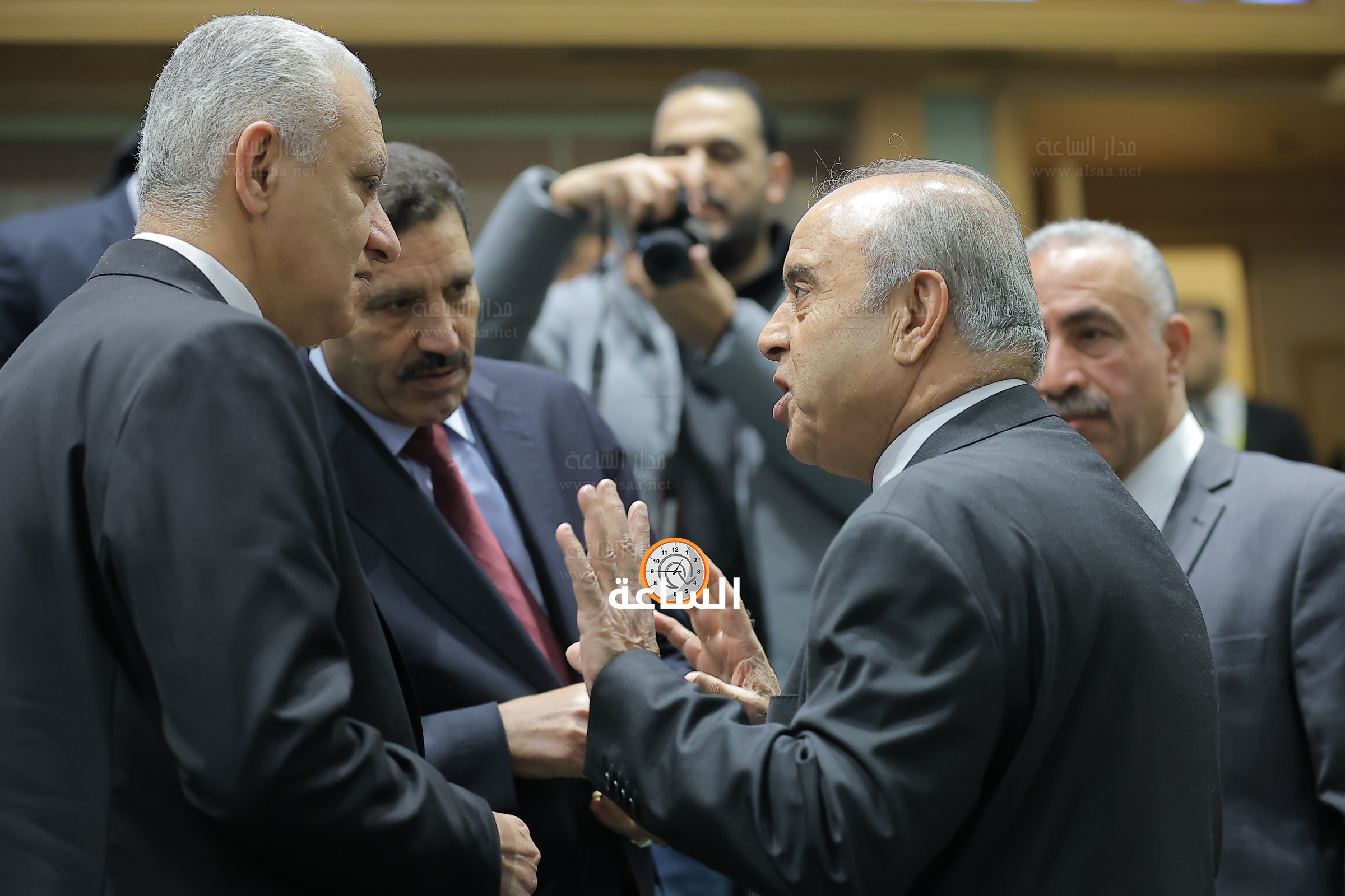 Madar Al-Saa Images 0.05764778080176325