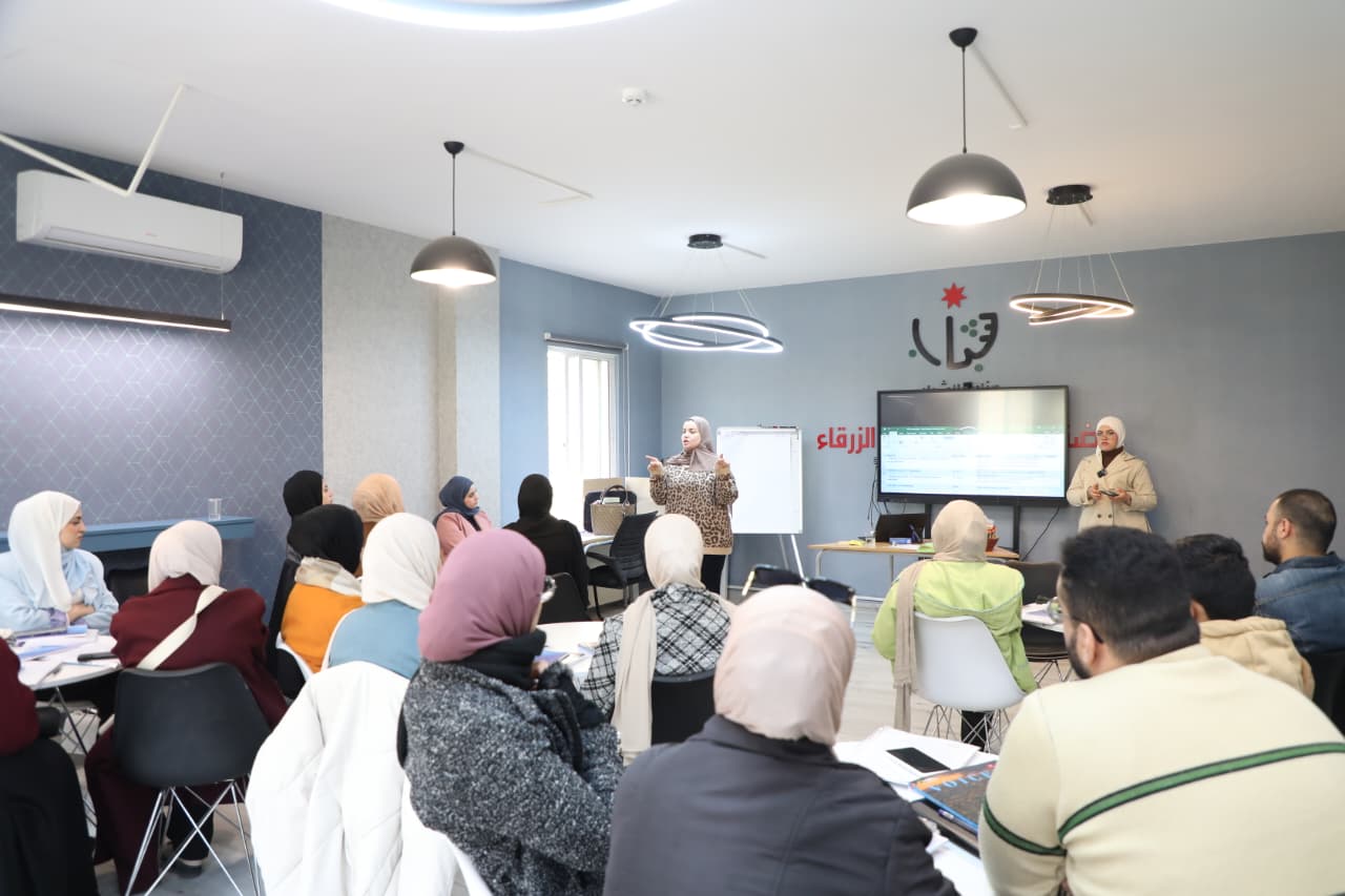 Madar Al-Saa Images 0.7079471619302831