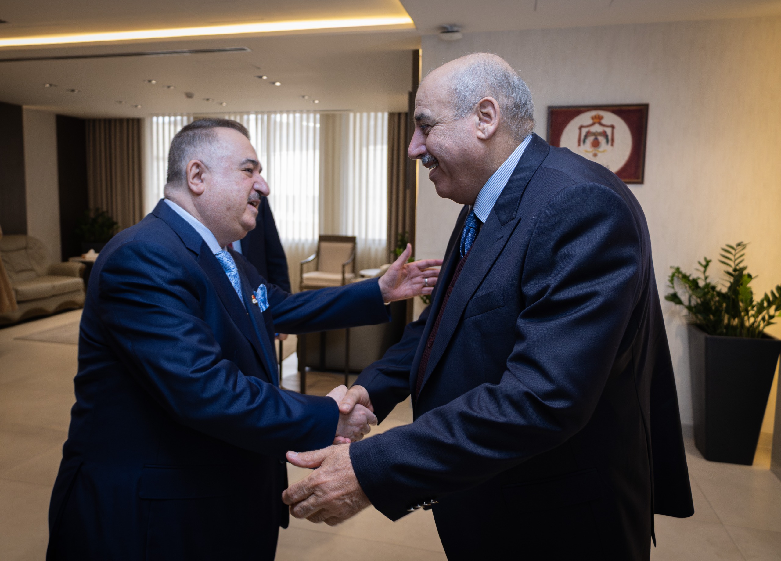 Madar Al-Saa Images 0.8551873066311865