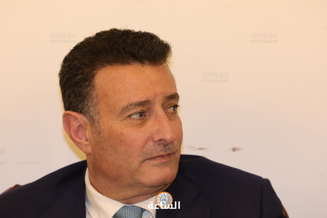 Madar Al-Saa Images 0.8489228382378431