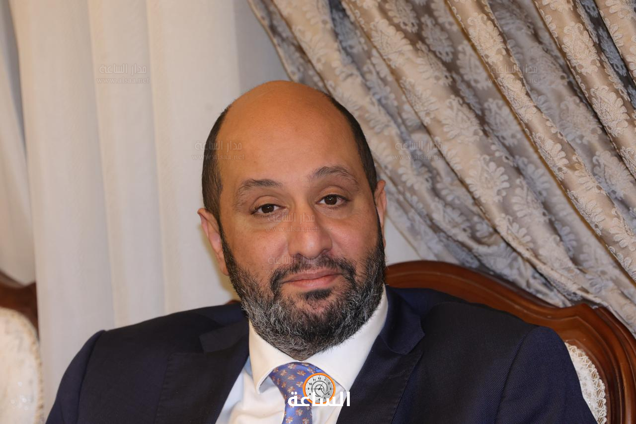 Madar Al-Saa Images 0.49993249463755995