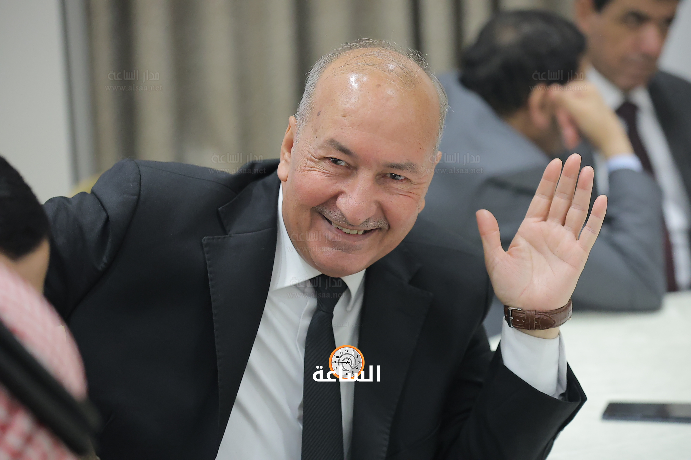 Madar Al-Saa Images 0.09823000115530134