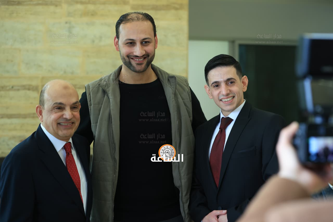 Madar Al-Saa Images 0.5637017375067822