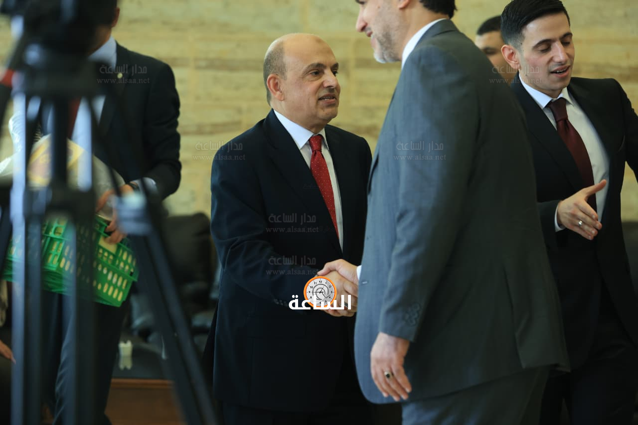 Madar Al-Saa Images 0.9453019685876207