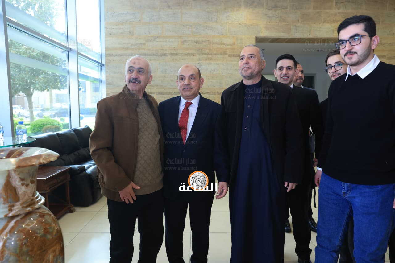 Madar Al-Saa Images 0.09816277183902156