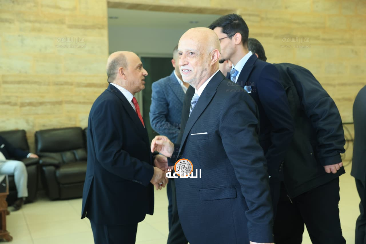 Madar Al-Saa Images 0.04084061000912009