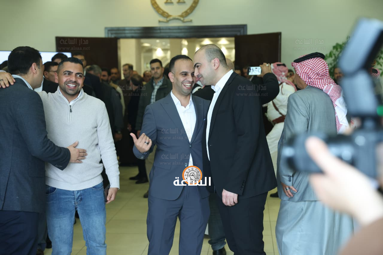 Madar Al-Saa Images 0.016232012941898355