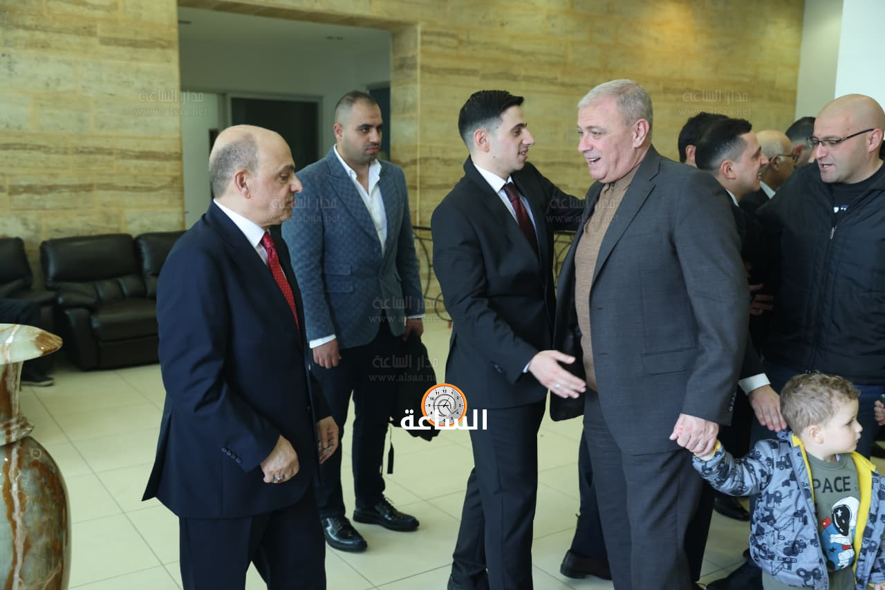 Madar Al-Saa Images 0.15268136346215766