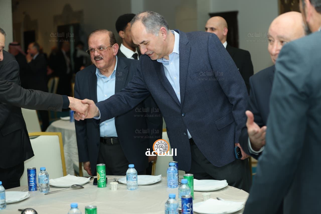 Madar Al-Saa Images 0.46978323403474975