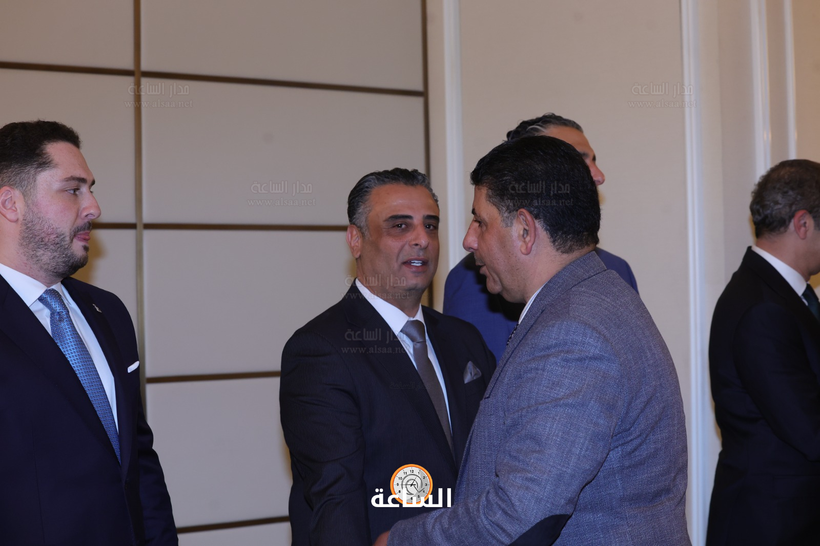 Madar Al-Saa Images 0.459797503400342