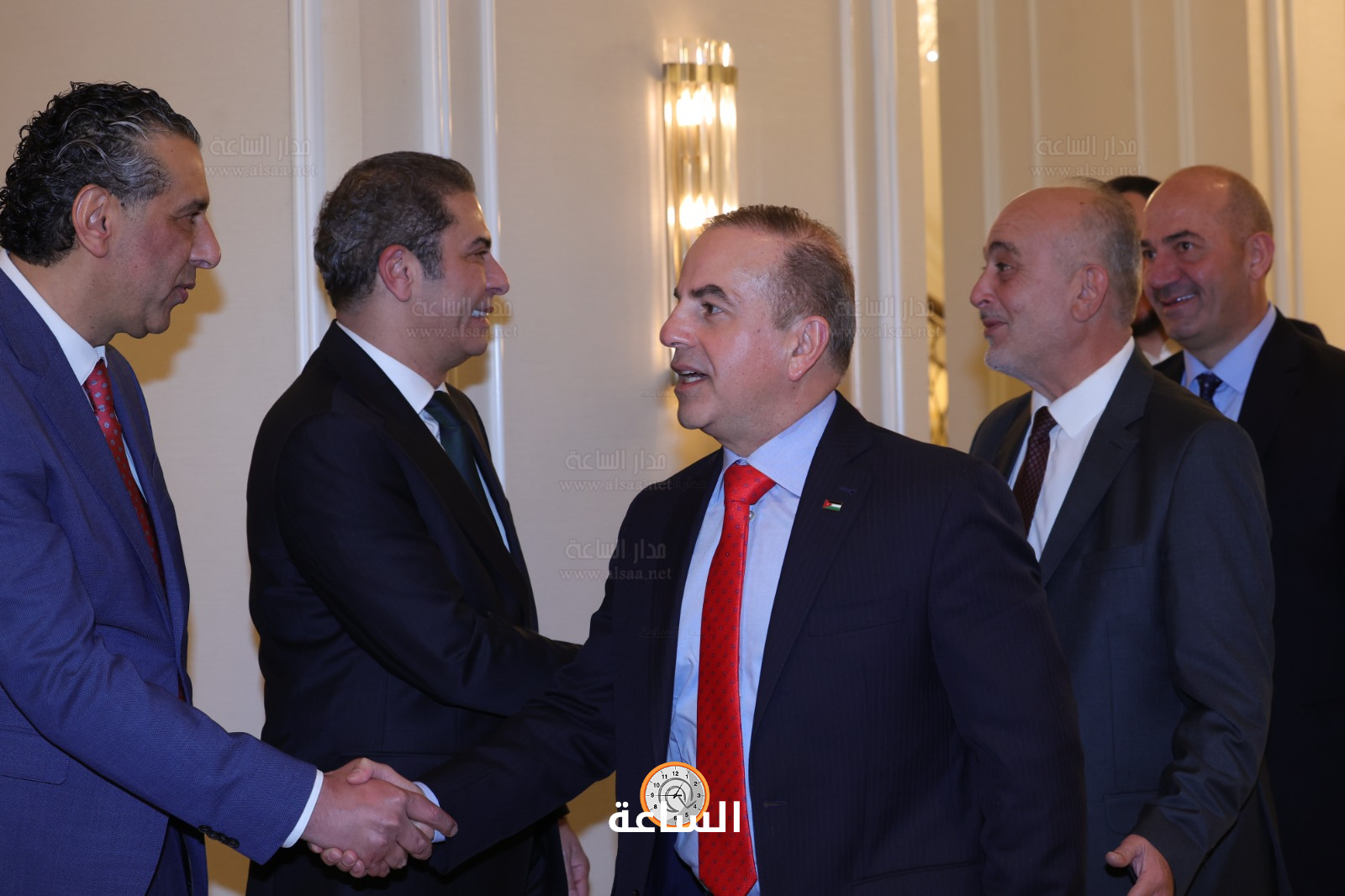 Madar Al-Saa Images 0.7522967208434448