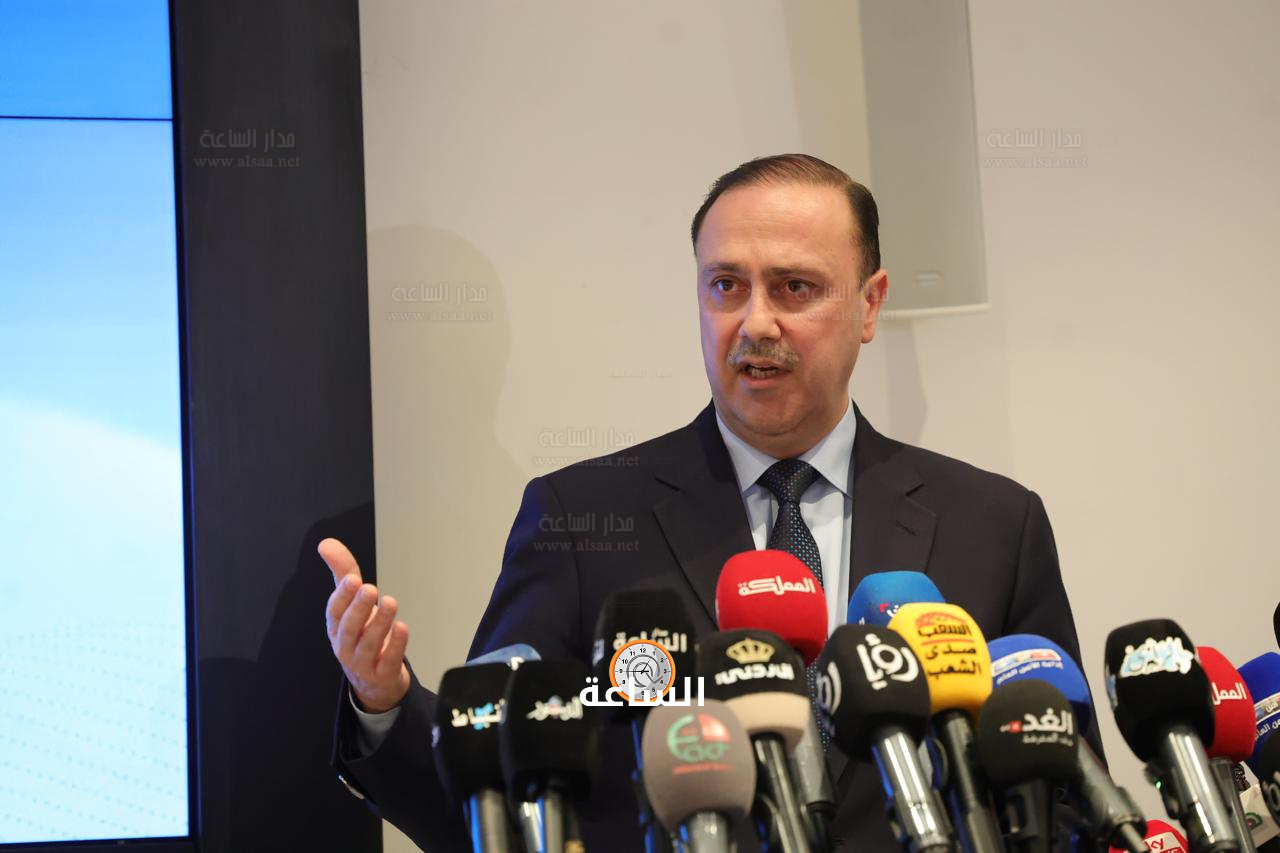 Madar Al-Saa Images 0.04590772672731391