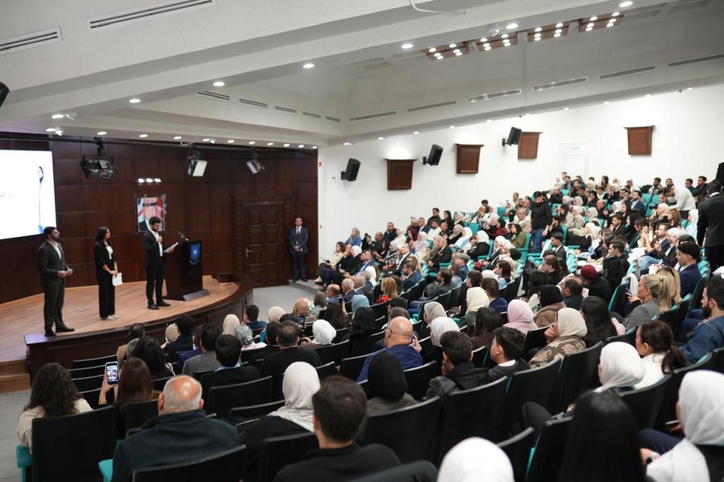 Madar Al-Saa Images 0.7856532428054439