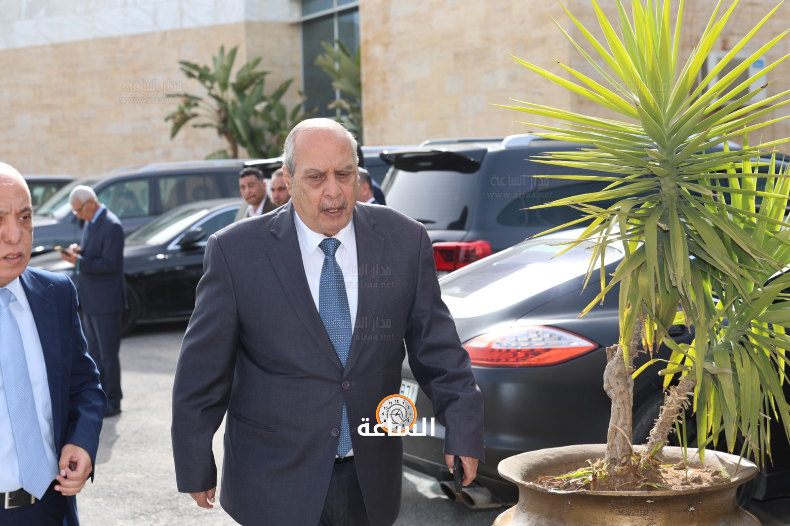 Madar Al-Saa Images 0.015788374855778997