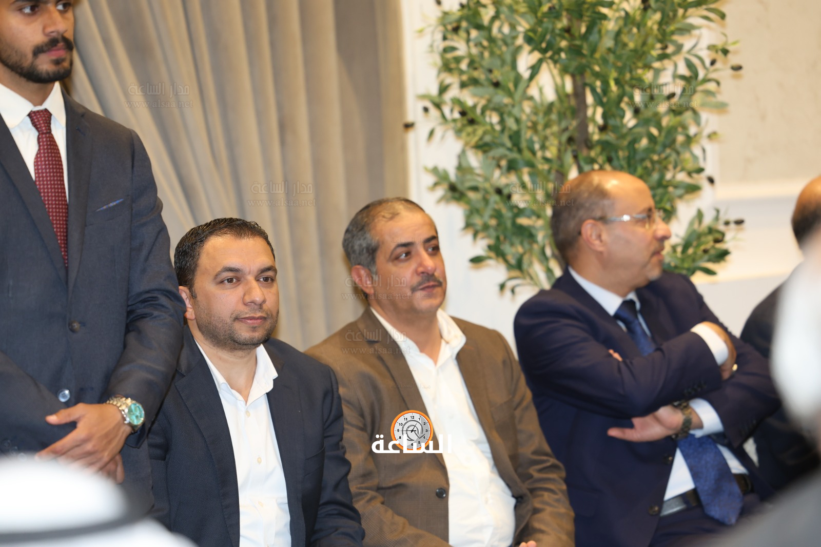 Madar Al-Saa Images 0.9716016288343845