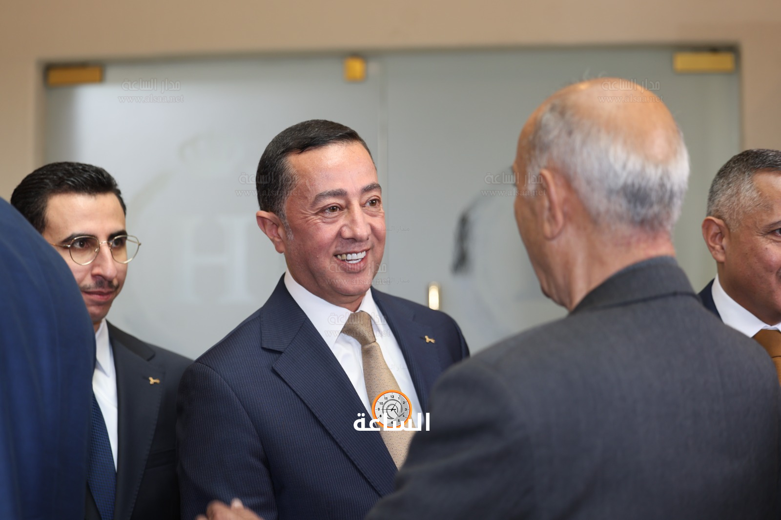 Madar Al-Saa Images 0.527069018728005