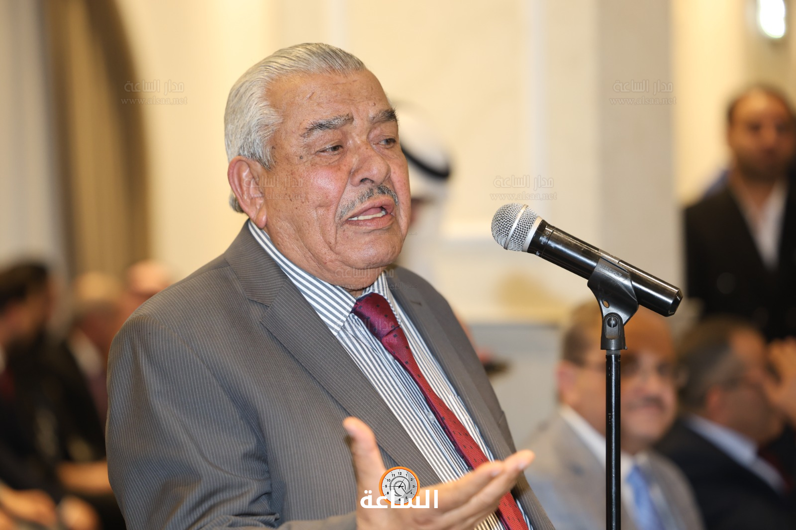 Madar Al-Saa Images 0.853575556137866