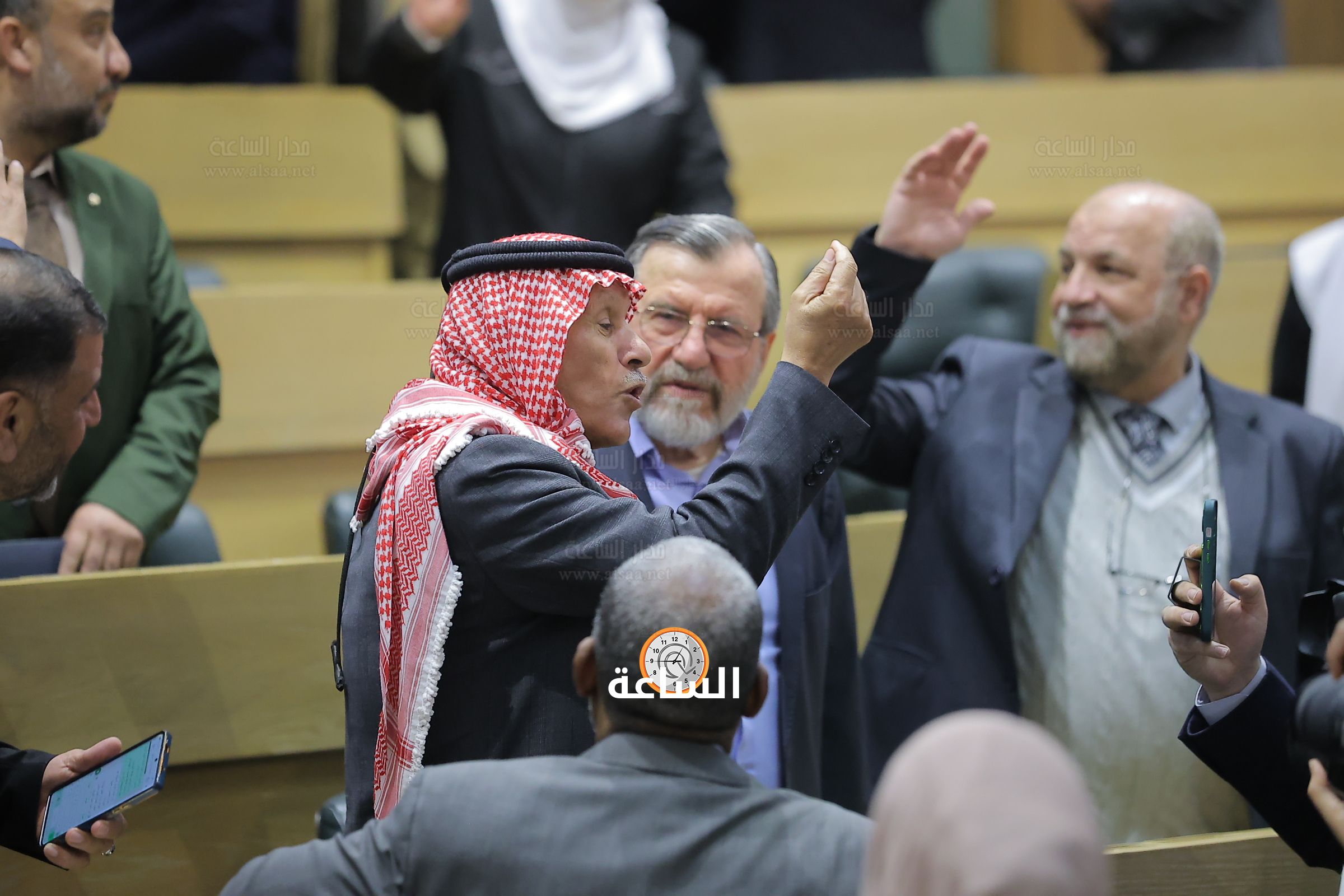 Madar Al-Saa Images 0.833856693957092