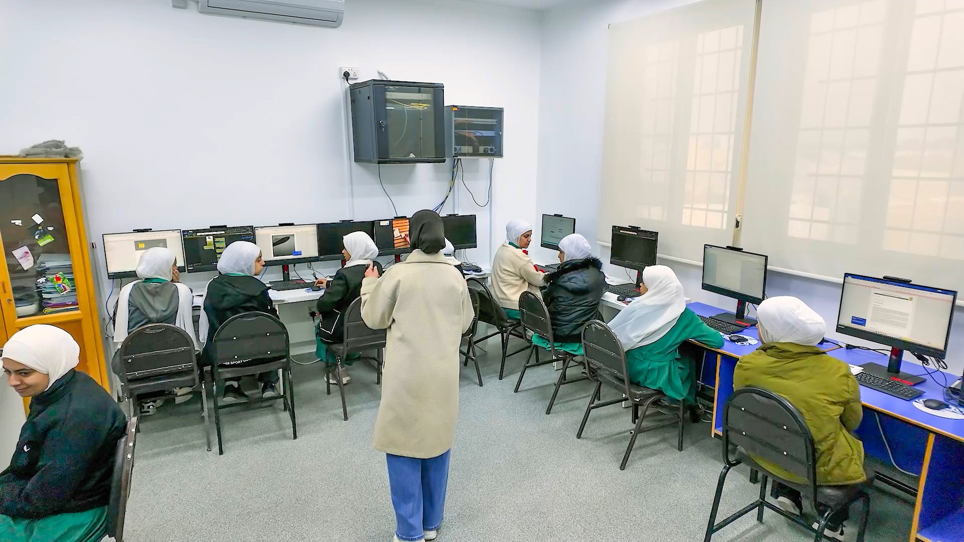 Madar Al-Saa Images 0.39586096390128855