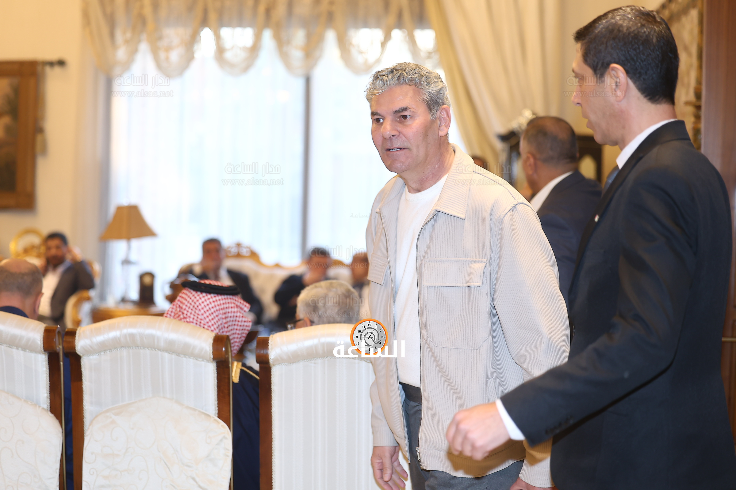 Madar Al-Saa Images 0.8810573610415374