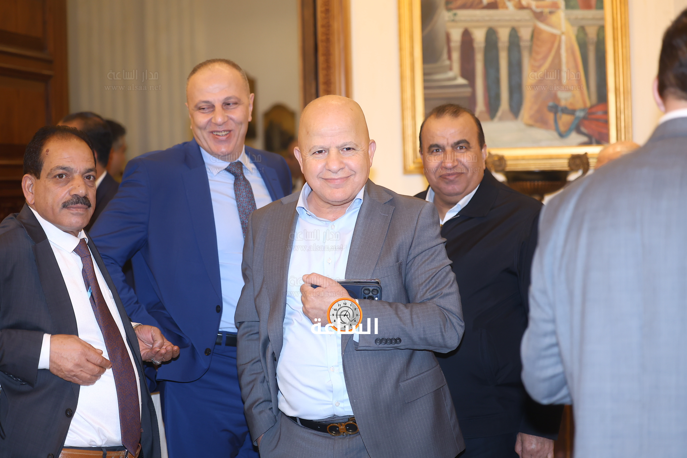 Madar Al-Saa Images 0.48038045257645057