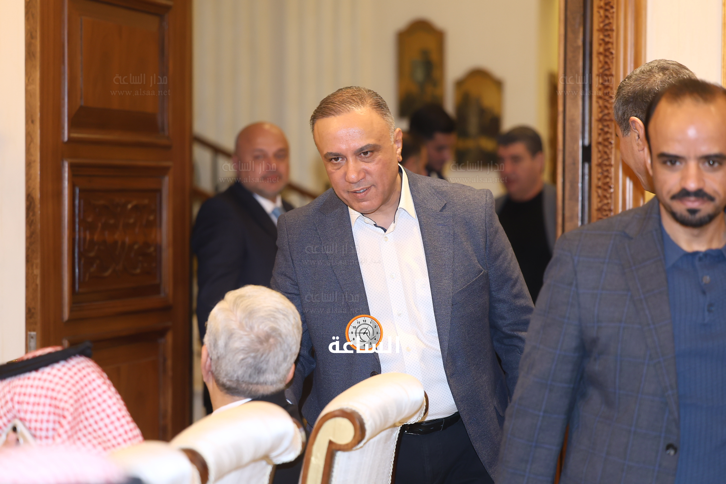 Madar Al-Saa Images 0.019063037682882533