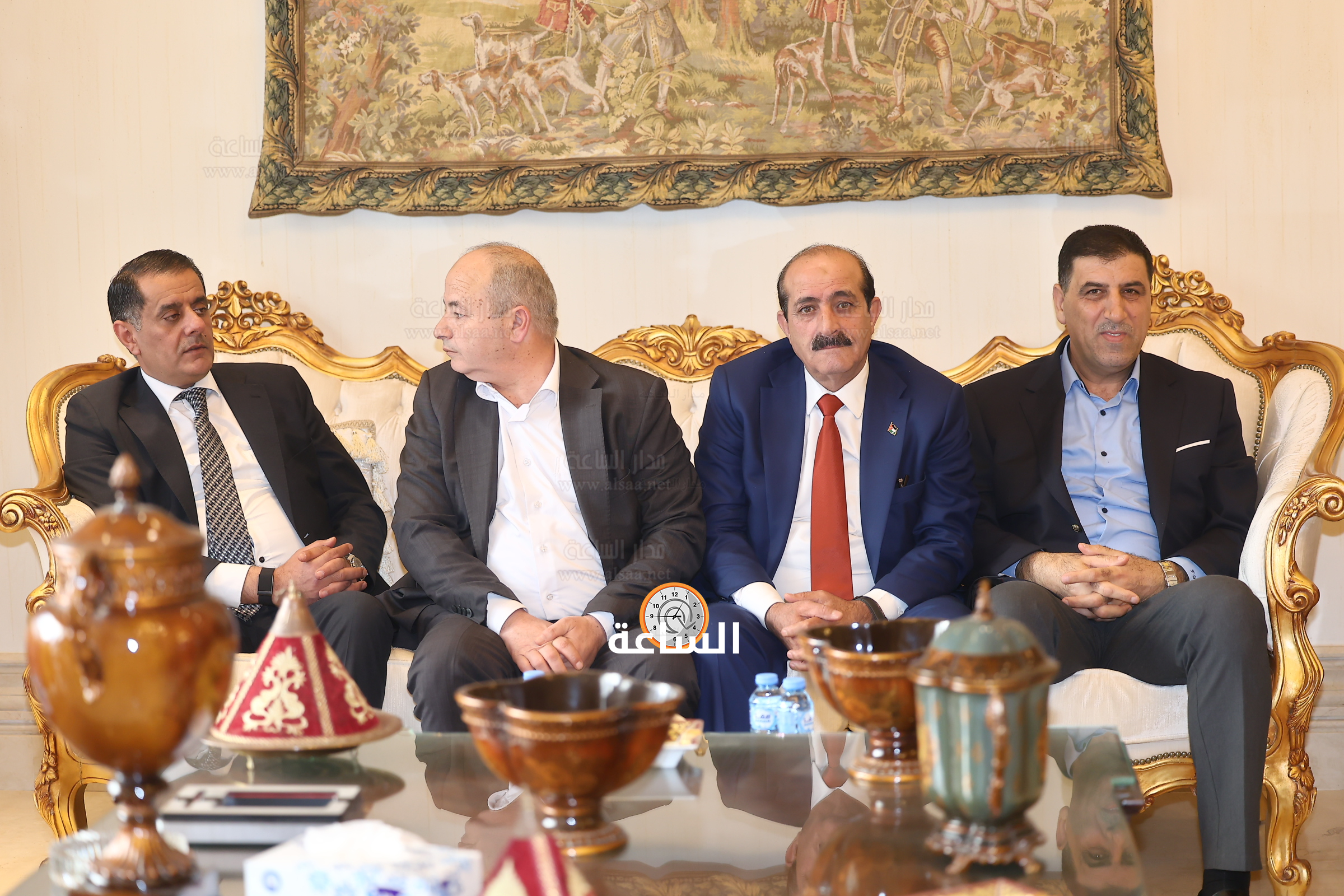 Madar Al-Saa Images 0.6720325522837988