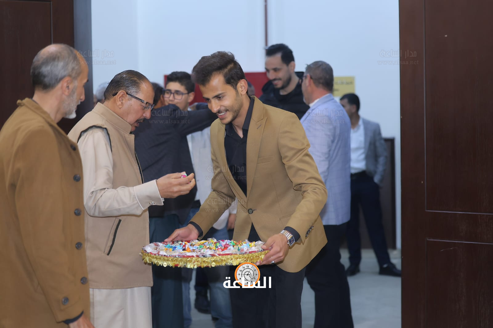 Madar Al-Saa Images 0.35168631851050913