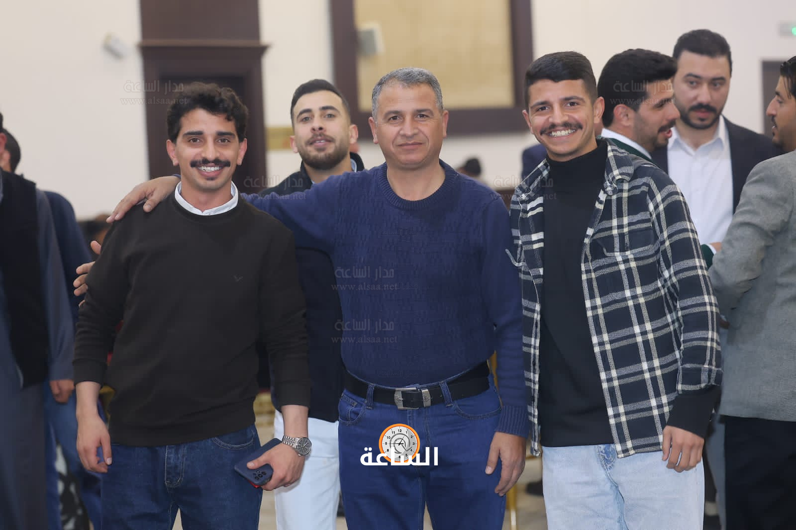 Madar Al-Saa Images 0.6180831175255659