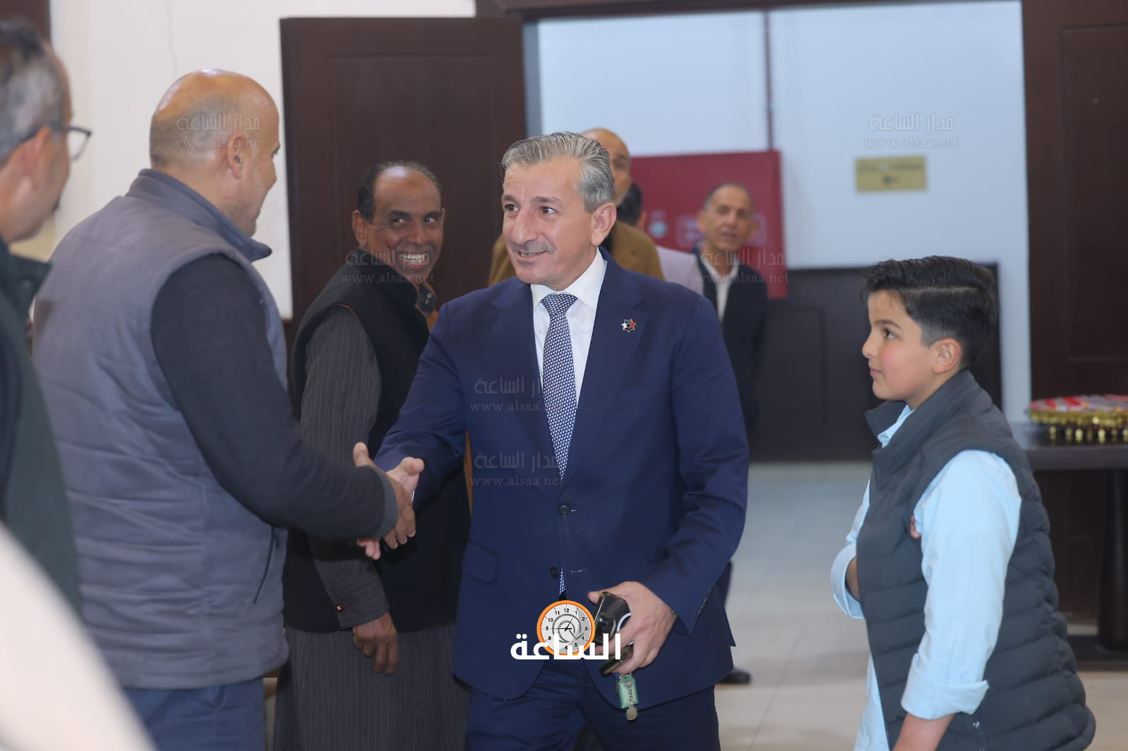 Madar Al-Saa Images 0.0018383210368758673