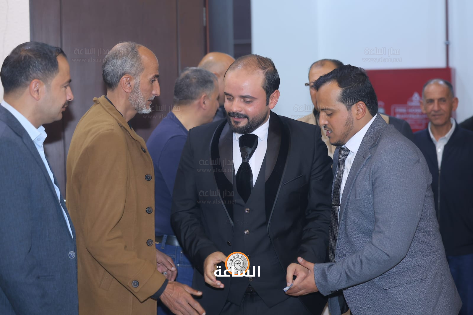 Madar Al-Saa Images 0.7848458514787242