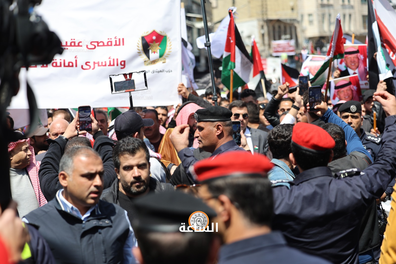 Madar Al-Saa Images 0.12452877062066425