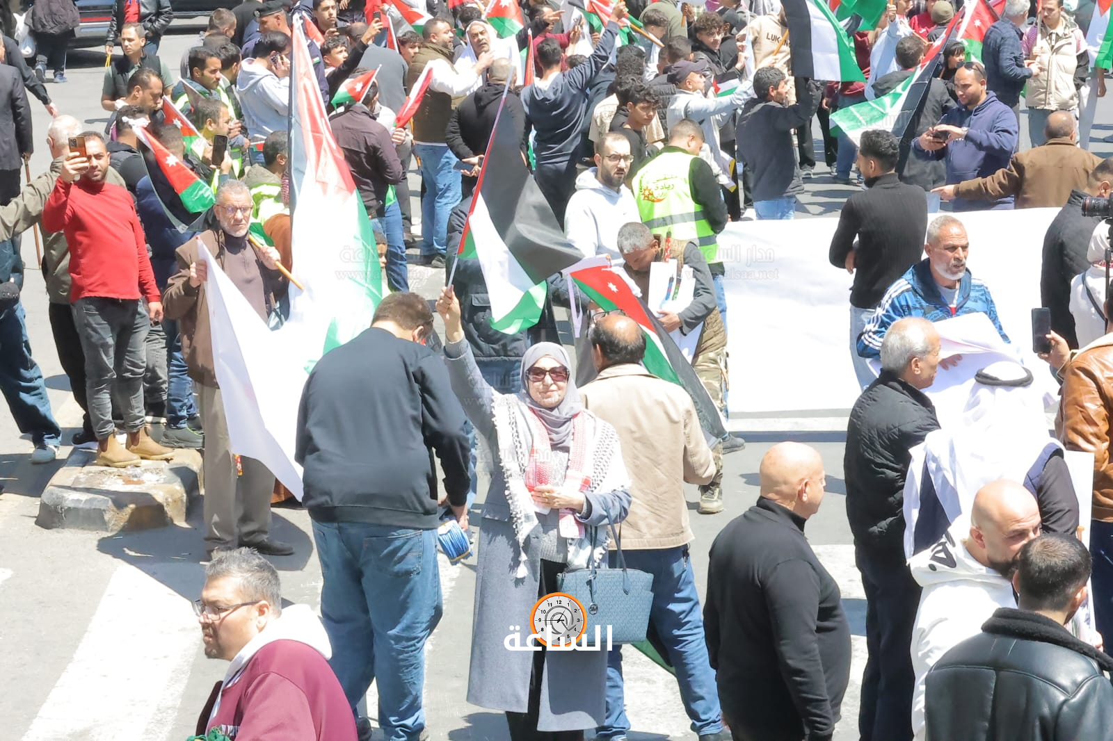 Madar Al-Saa Images 0.7582842424464765