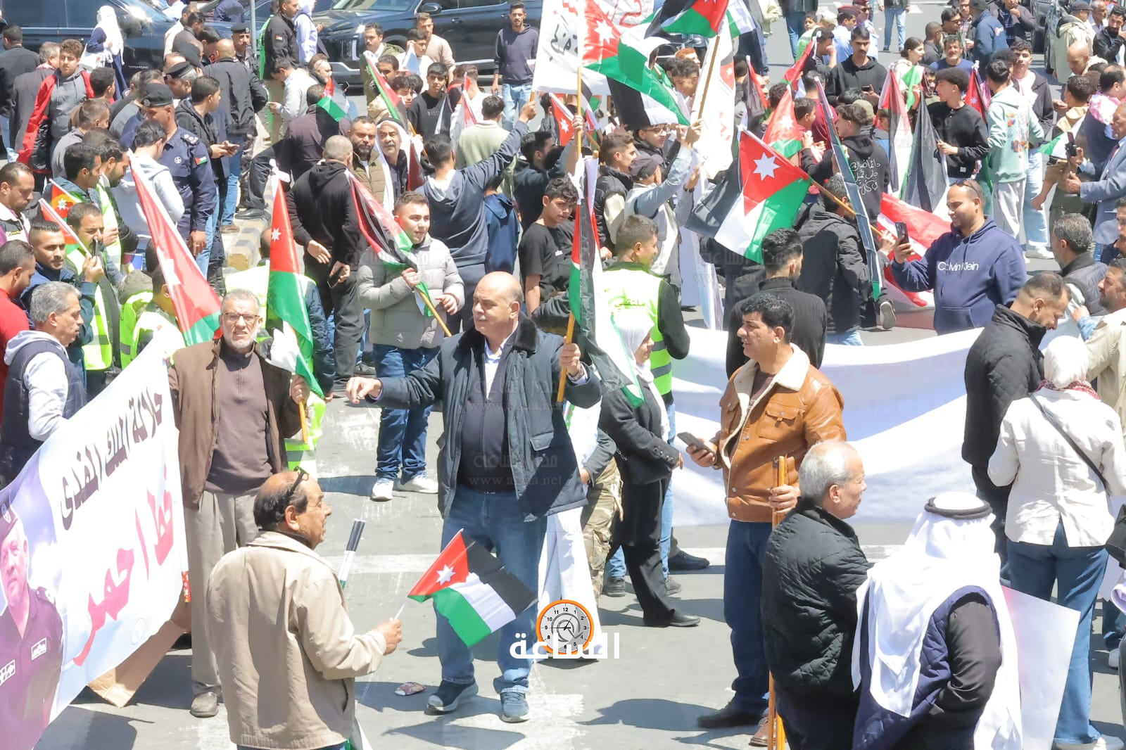 Madar Al-Saa Images 0.26075206444176835