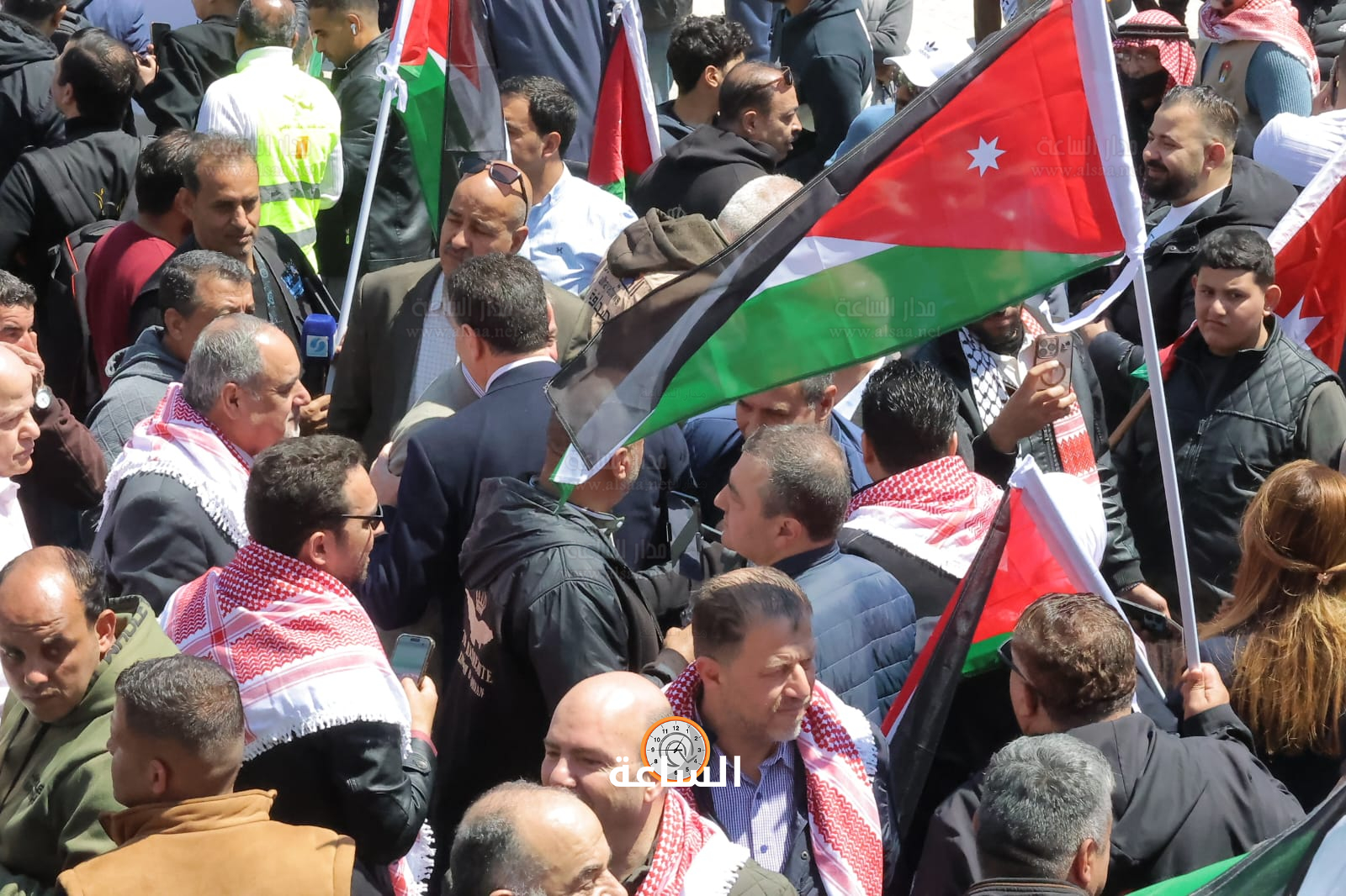 Madar Al-Saa Images 0.2441787529413888