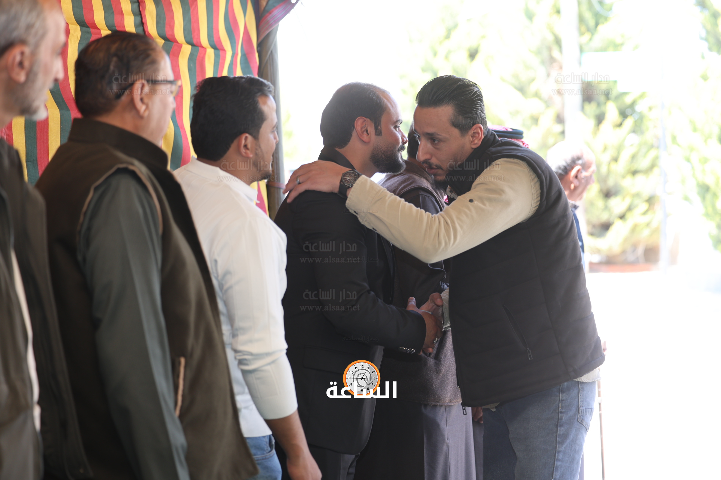 Madar Al-Saa Images 0.8950283302393139