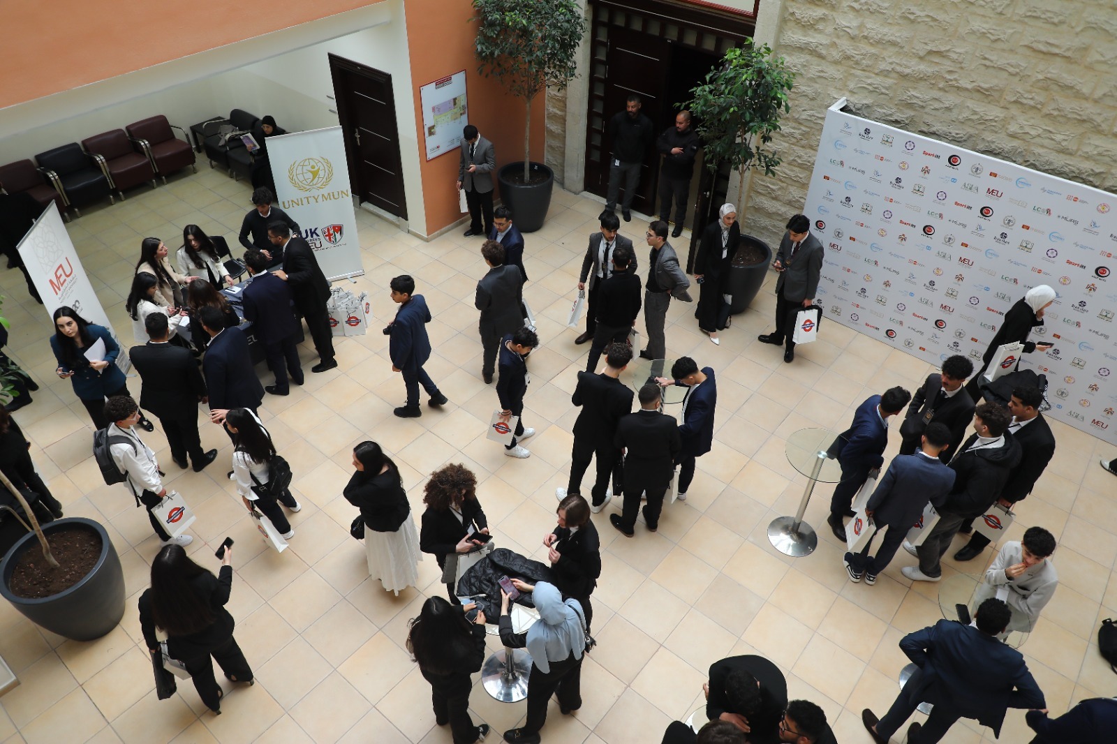 Madar Al-Saa Images 0.19604843690345664