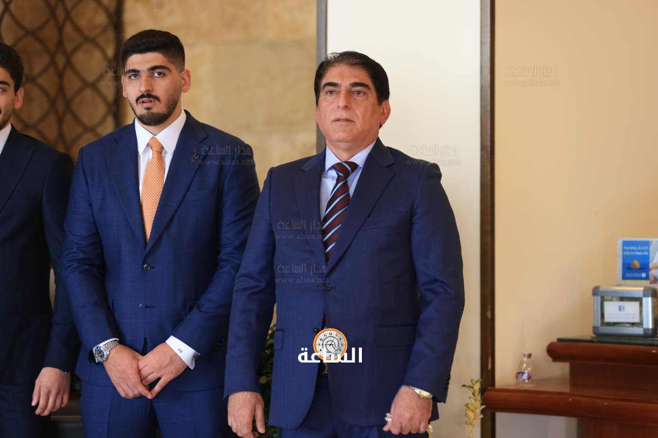 Madar Al-Saa Images 0.08037067393161623