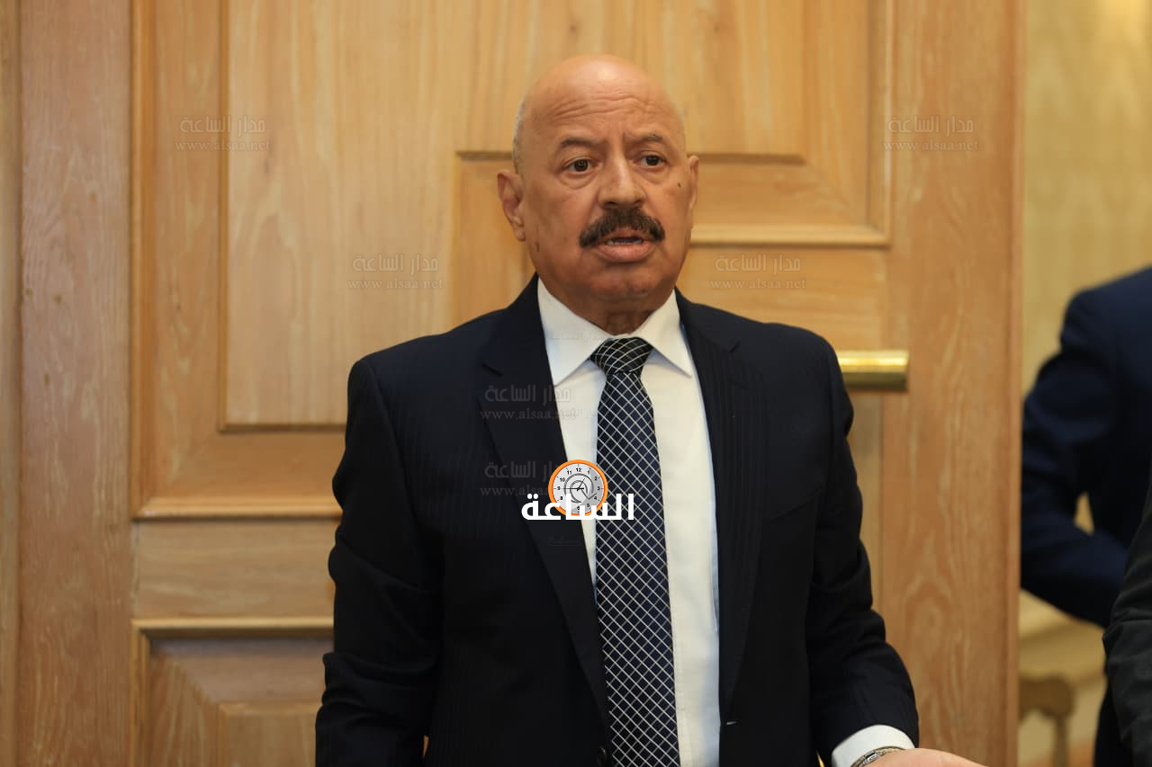 Madar Al-Saa Images 0.04142223150700208