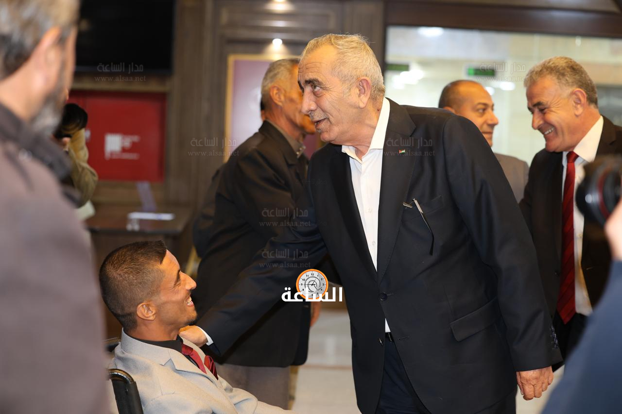 Madar Al-Saa Images 0.43130169718411226