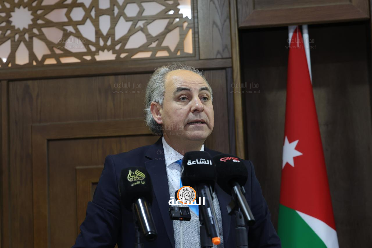 Madar Al-Saa Images 0.7943356992965991