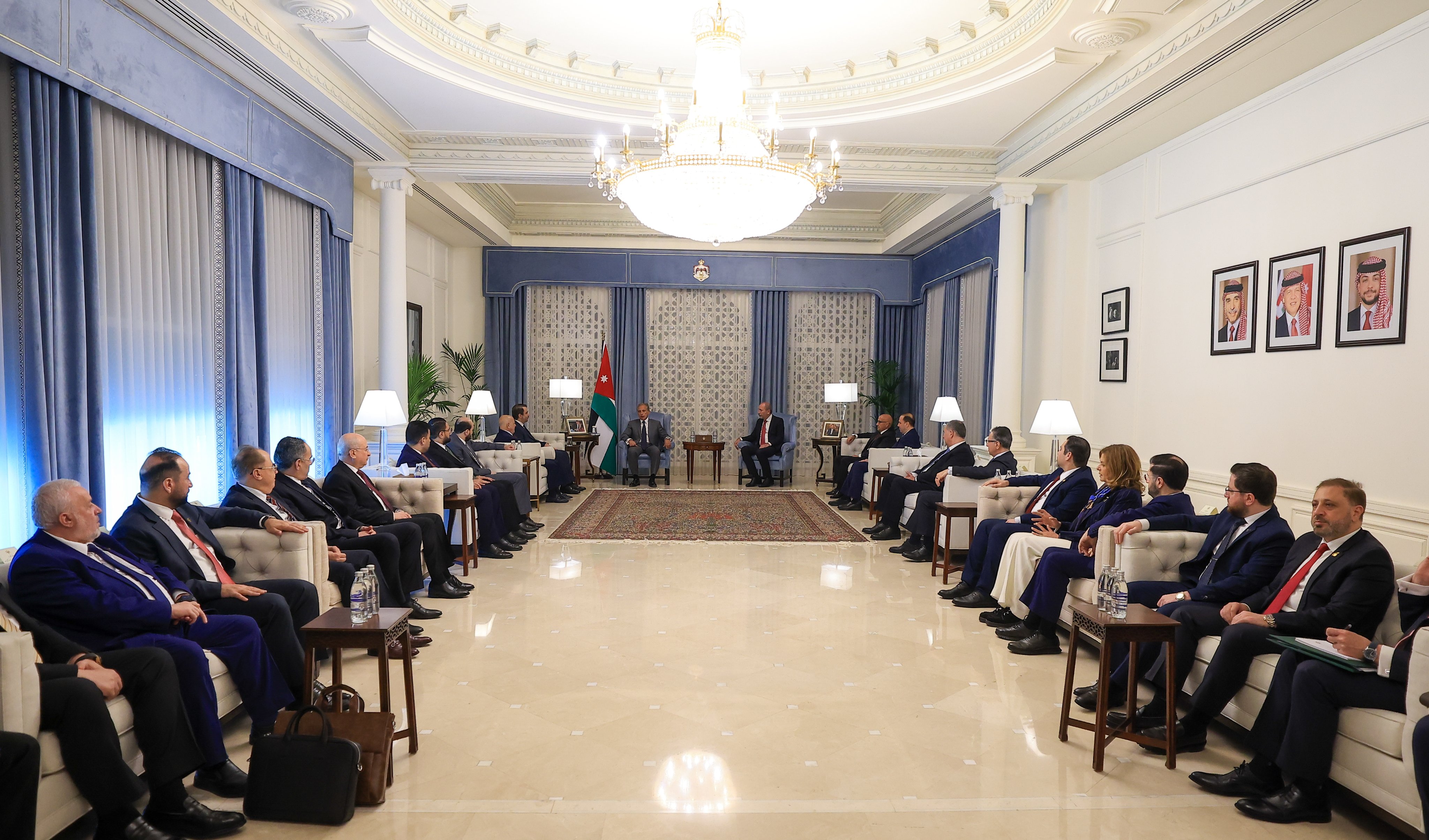 Madar Al-Saa Images 0.9251625396718784