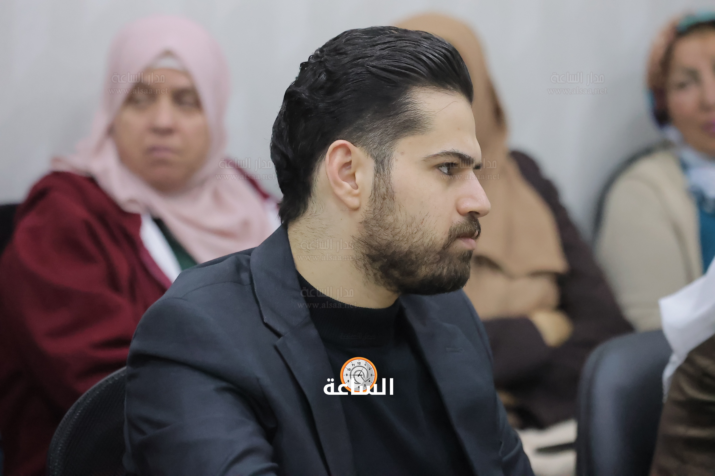 Madar Al-Saa Images 0.048438066438180716