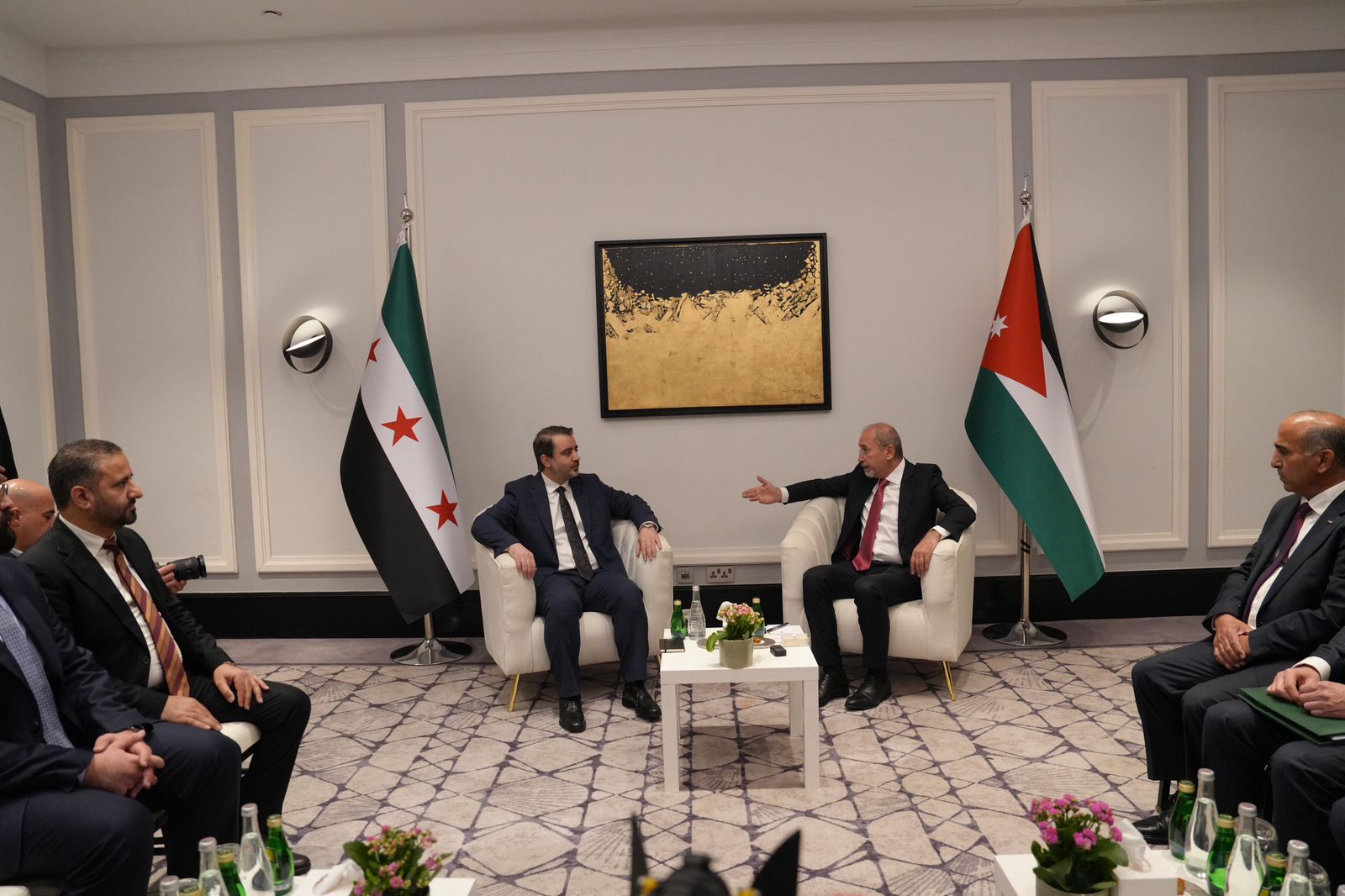 Madar Al-Saa Images 0.038188170047612324