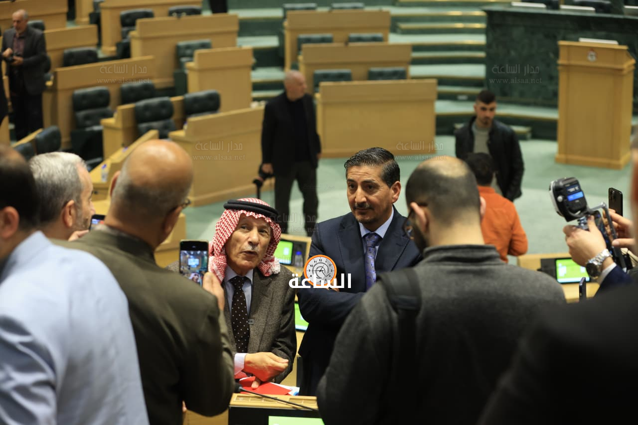 Madar Al-Saa Images 0.8085322621152061